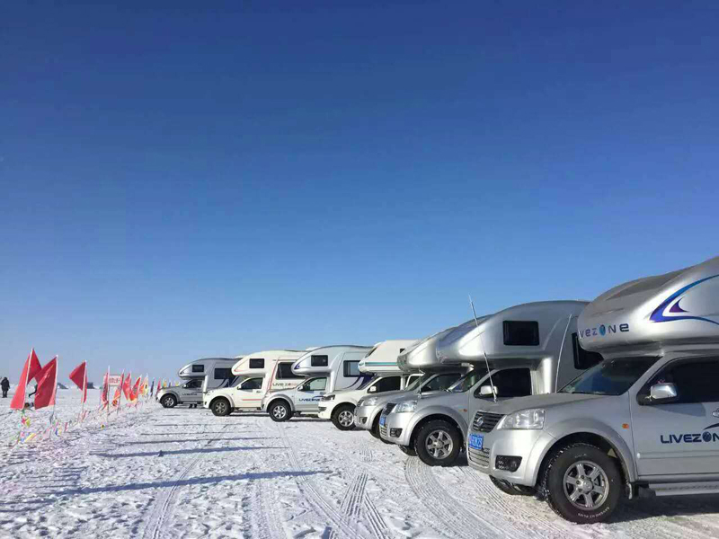 冬季玩雪，開房車這個必須要有