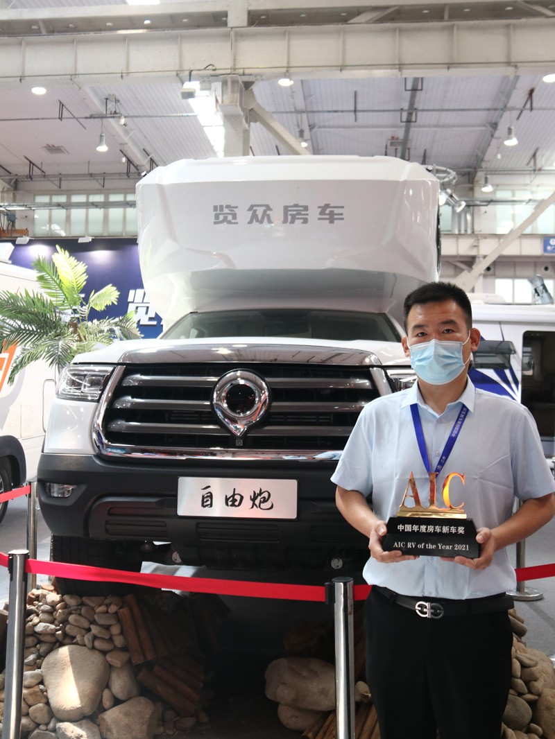 年度新車、自動(dòng)檔、四驅(qū)，能選的房車